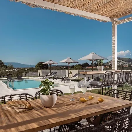 Melissia Luxury * Kalamákion