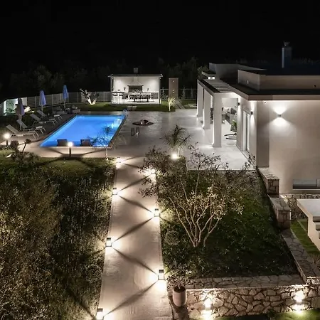 Melissia Luxury