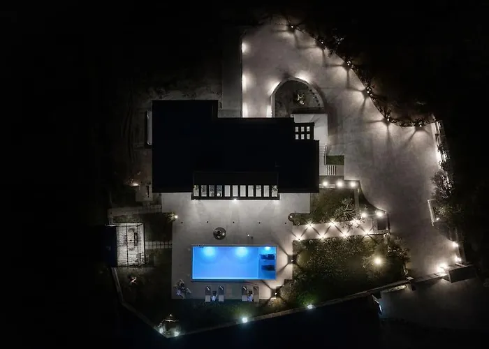 Melissia Luxury Kalamákion