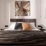 Melissia Luxury *
