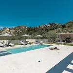 Melissia Luxury * Kalamákion