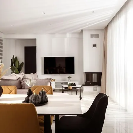 Melissia Luxury *