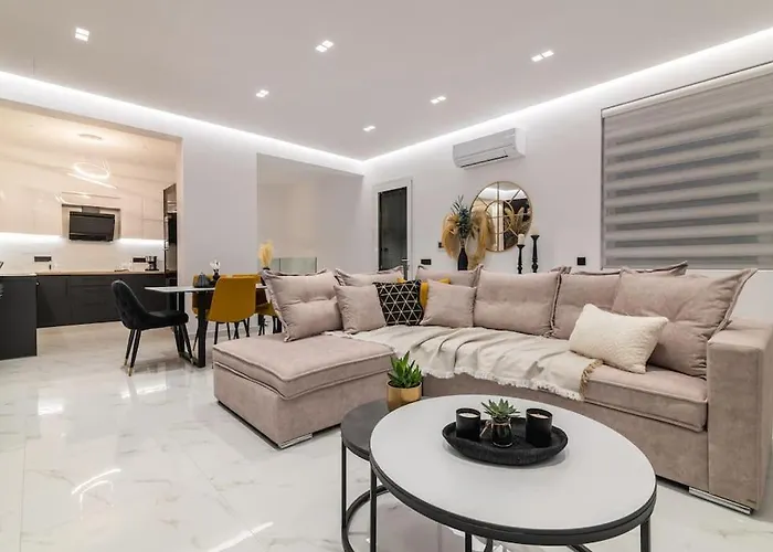 Melissia Luxury *